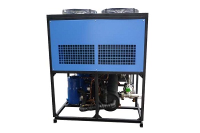 操作冷水機(jī)時(shí)有哪些注意事項(xiàng)？
