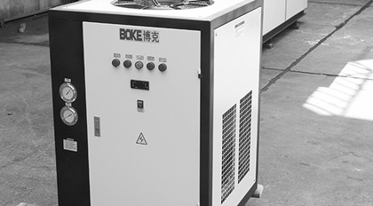 冬季工業(yè)冷水機(jī)該怎么維修？